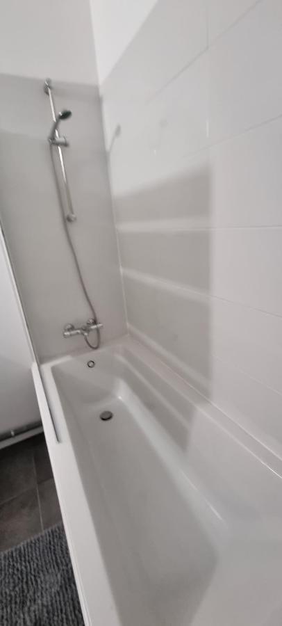 "Colbert Triplex" 3 Chambres - Balcon - Patio - Cathedrale Tours Buitenkant foto