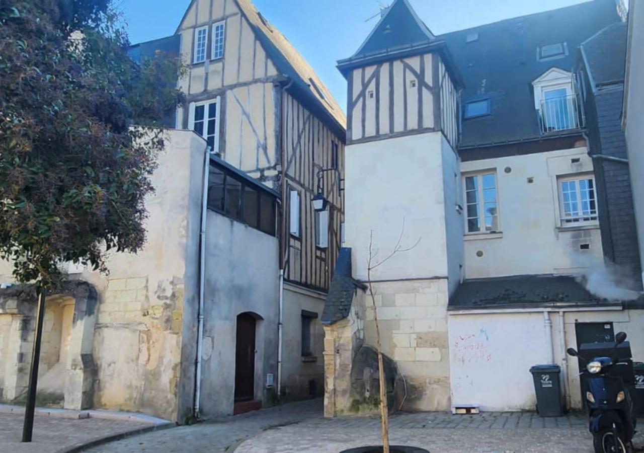 "Colbert Triplex" 3 Chambres - Balcon - Patio - Cathedrale Tours Buitenkant foto