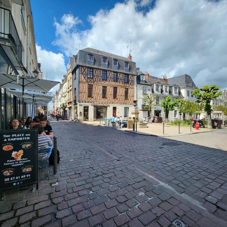 "Colbert Triplex" 3 Chambres - Balcon - Patio - Cathedrale Tours Buitenkant foto