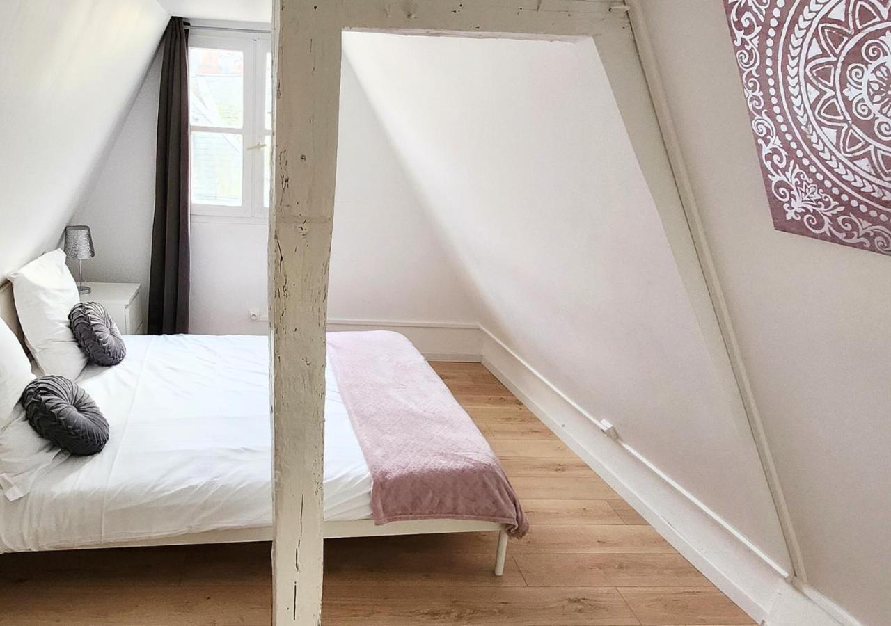 "Colbert Triplex" 3 Chambres - Balcon - Patio - Cathedrale Tours Buitenkant foto